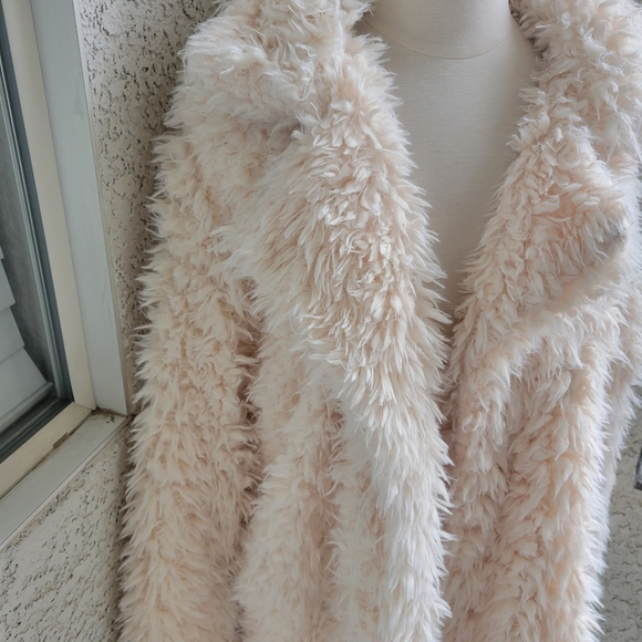 Thread & Supply Fuzzy Teddy Coat in Cream Color - Picture 2 of 7